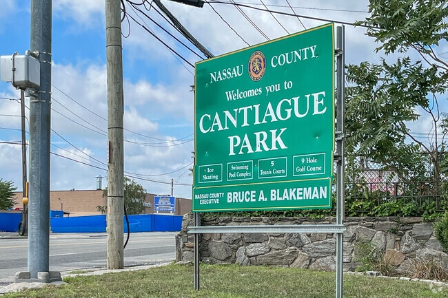 Cantiague pool in Hicksville is open from 10:00am - 6pm.