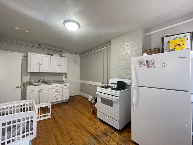 161 Endicott St unit 3R, Boston, MA 02113 - photo 5