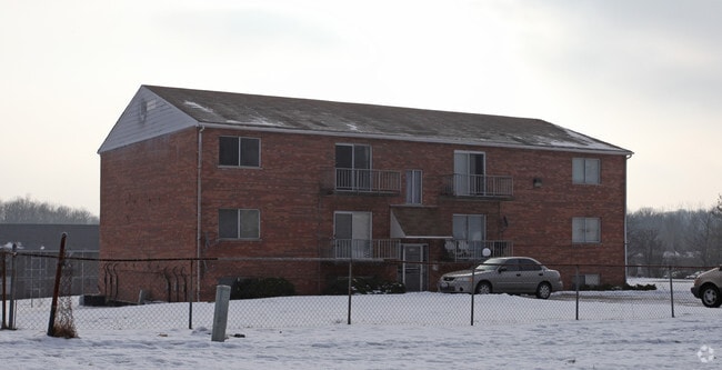 3990 Yearling Ct, Cincinnati, OH 45211 - photo 2