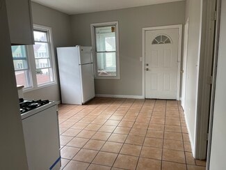 4410 S California Ave Unit 1R, Chicago, IL 60632