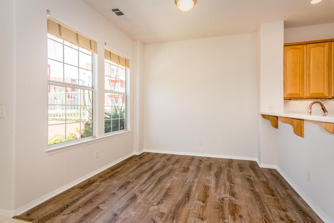 903 Lawrence Dr unit 903 Lawrence, San Luis Obispo, CA 93401 - photo 7