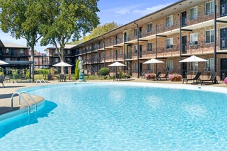 680-692 Riverview Dr, Columbus, OH 43202