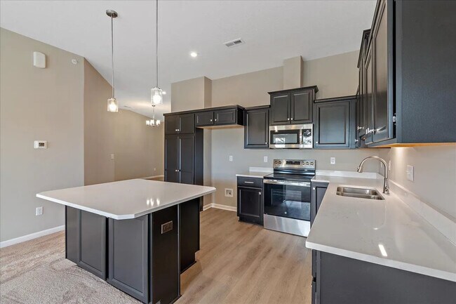 610 Foxhill Dr unit 610, Crescent Springs, KY 41017 - photo 5