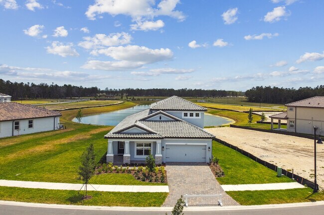 1697 Suttonset Trail, Zephyrhills, FL 33541 - photo 4