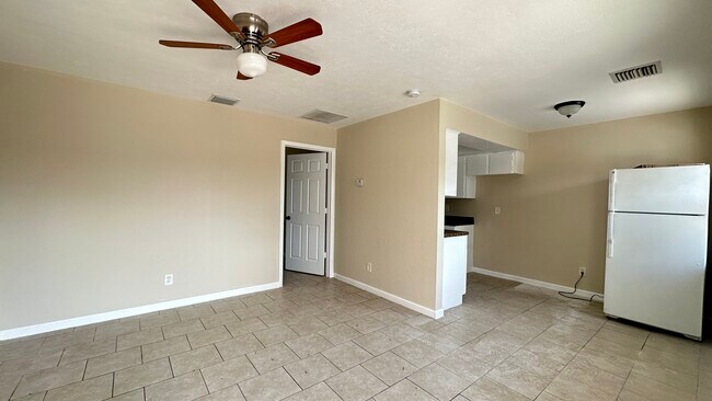3840 Belmont St unit 2, Fort Myers, FL 33916 - photo 3