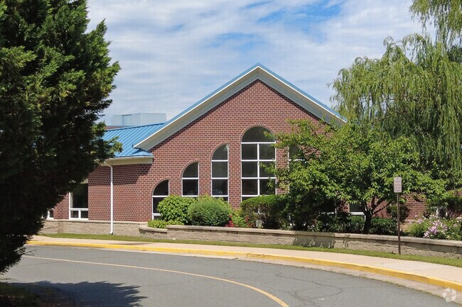 Guidepost Montessori at Broadlands is dedicated in providing high quality education in Ashburn.