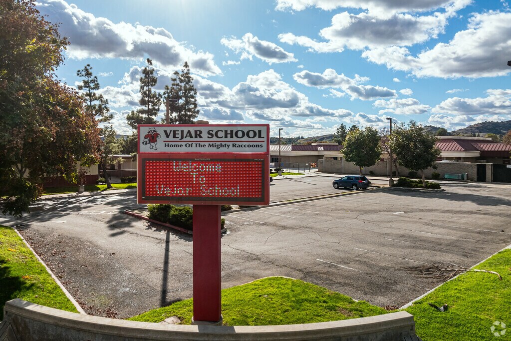 Welcome to Vejar Elementary School located in Pomona, Ca.