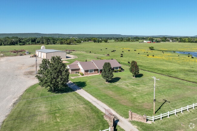 Many homes in Brent have shop space or barns.
