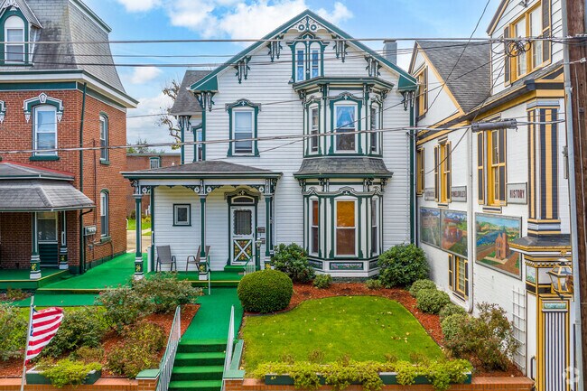 Small front yards are the perfect spot for your garden in Connellsville.