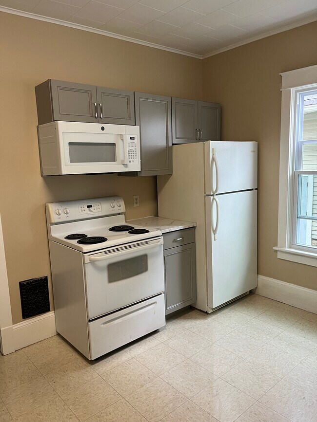 521 E 3rd St unit 521 E 3rd St Berwick, Berwick, PA 18603 - photo 5