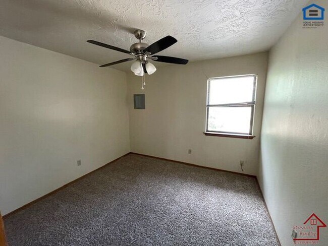 1912 SW D Ave, Lawton, OK 73501 - photo 6