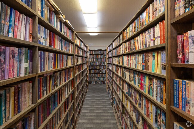 Clackamas Book Exchange