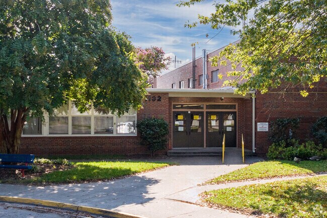 The entrance of Fairlawn School  in the Sherwood Forest neighborhood
