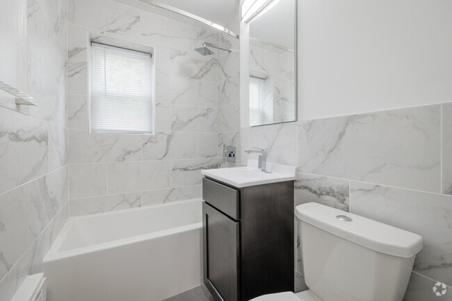 1BR, 1BA - 478SF - Bathroom