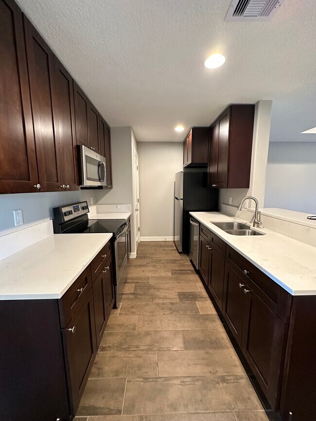 1818 Ordway St, Port Neches, TX 77651 - photo 4