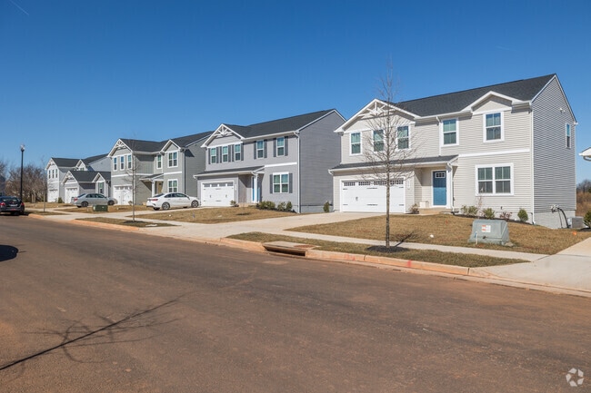New Colonial Revival style homes in Culpeper blend tradition with modern living.
