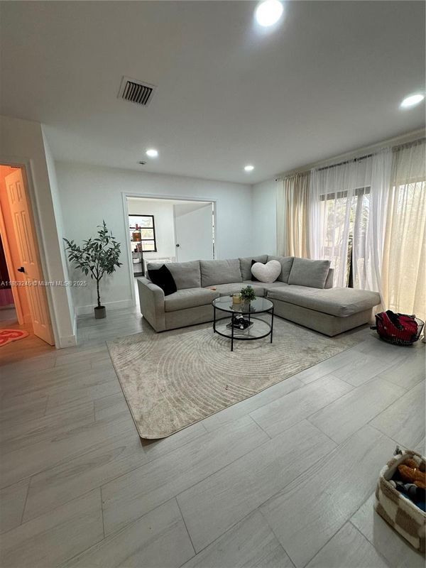 8660 SW 149th Ave, Miami, FL 33193