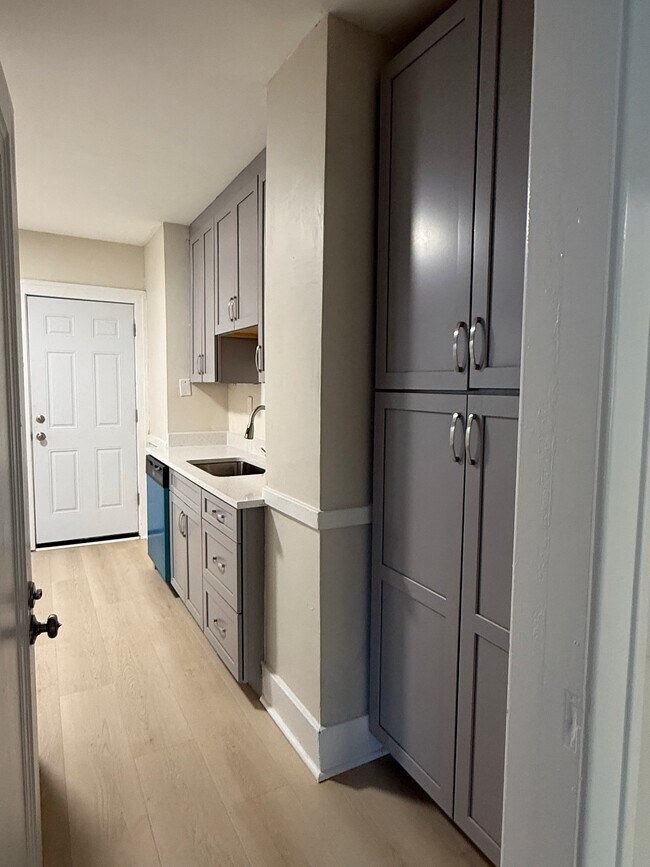 5075 Somerset Ave unit floor 1, Detroit, MI 48224 - photo 5