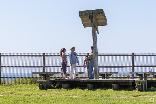 El Encanto Heights is close to many great parks.