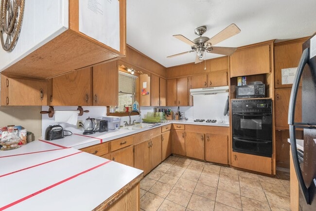 3908 Hilltop Dr, Bryan, TX 77801 - photo 6