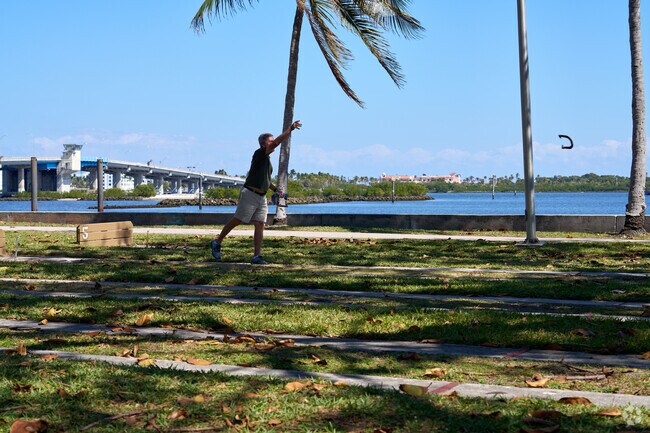 You can find both young and old playing horseshoes in Bryant Park nearby Pineapple Beach.