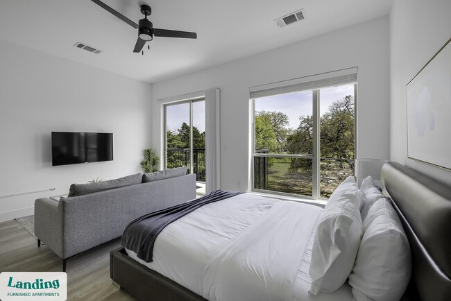 650 E Sycamore St unit 3217, Denton, TX 76201 - photo 3