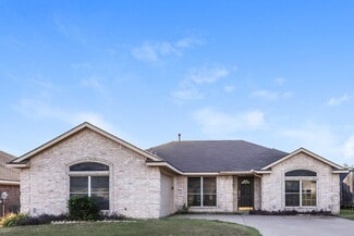 829 Windswept Dr, Cedar Hill, TX 75104