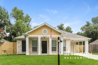 818 Springwood Dr, Conroe, TX 77385