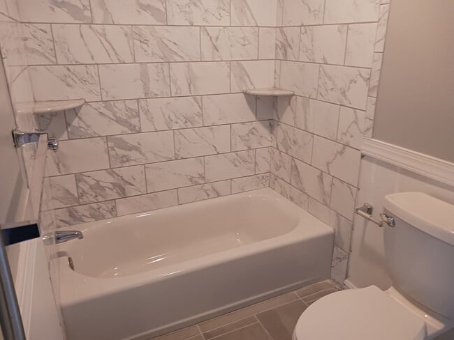 264-264 George Waterman Rd unit 262 -264 George Wate, Johnston, RI 02919 - photo 6