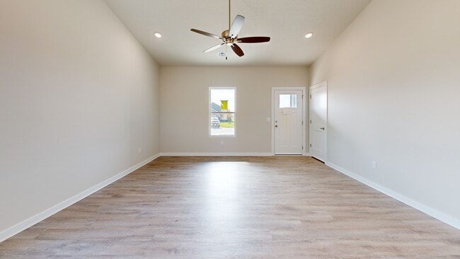 1603 N Emerald Valley Cir, Mulvane, KS 67110 - photo 3