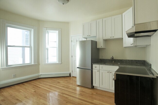 81-21 Saint Stephen St unit 42, Boston, MA 02115 - photo 2
