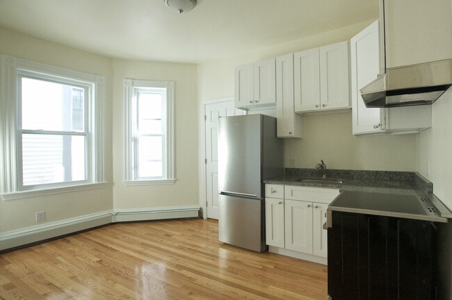 81-21 Saint Stephen St unit 43, Boston, MA 02115 - photo 2