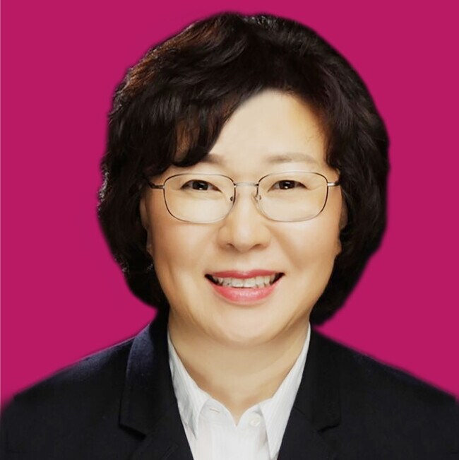 Shin Hye Hong