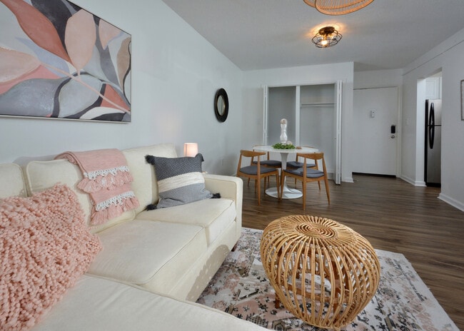 Capital Flats & Magnolia Square Apartments, Raleigh, NC 27601 - photo 3