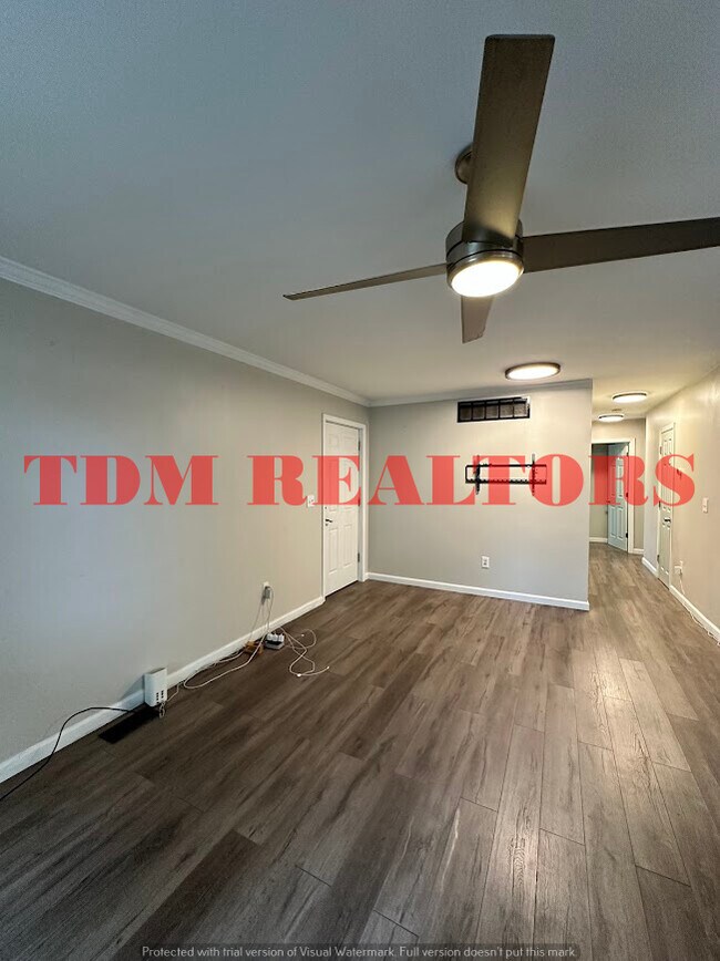 2121 Christner St, Burton, MI 48519 - photo 5