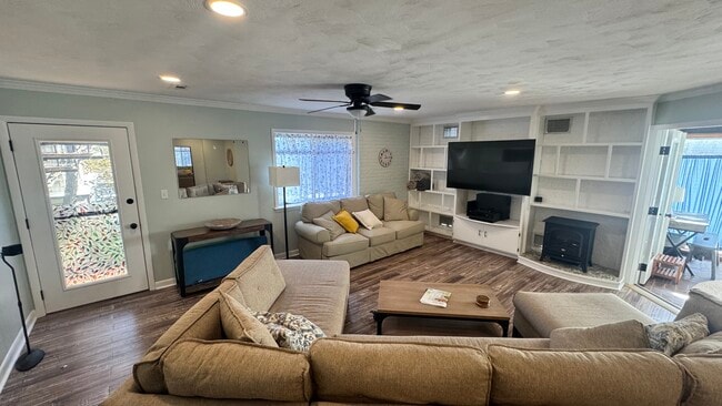 2810 Wiigwaas Ln, Virginia Beach, VA 23451 - photo 3