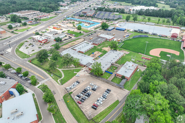 Richland Upper Elementary School has a student to teacher ratio of 15 to 1.
