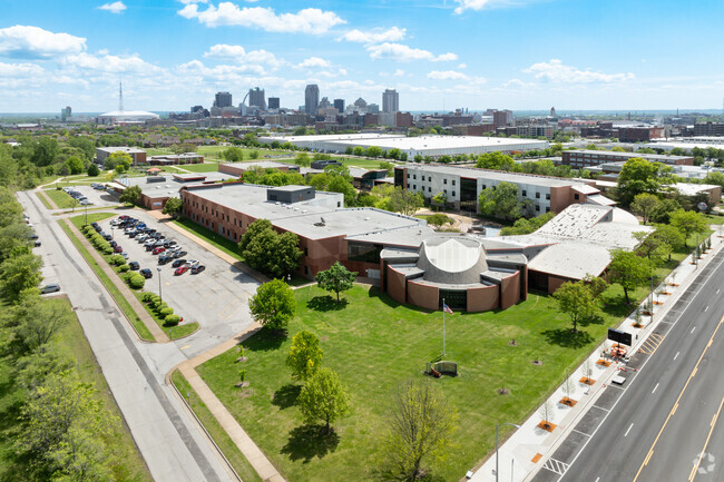 Gateway Middle School aligns with Missouri state standards.