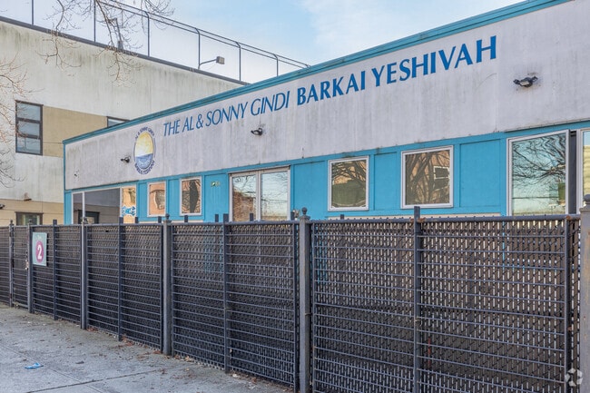 Barkai Yeshivah has a student-teacher ratio of 12 to 1.