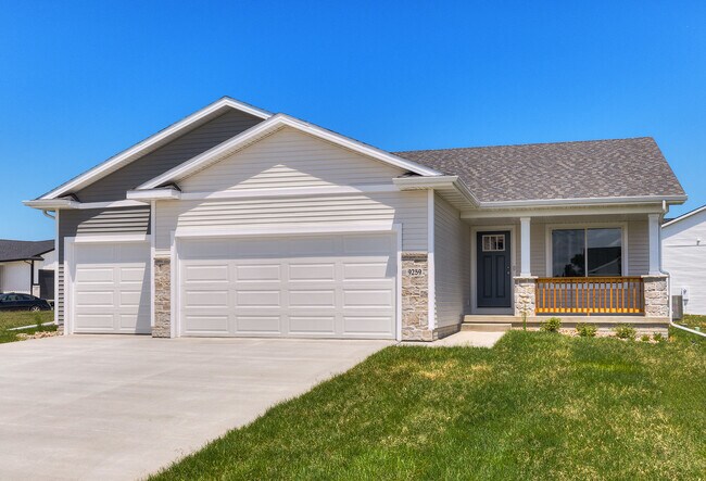 1225 Featherstone Ave NE unit 37636363, Bondurant, IA 50035 - photo 5