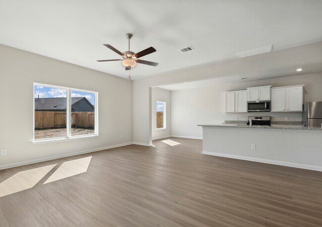 305 Fastboy Ln unit 37002032, Waller, TX 77484 - photo 2