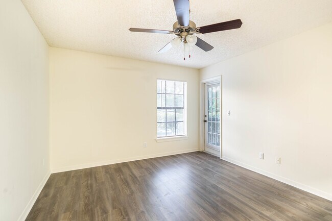 Brookside Manor Apartments, Brandon, FL 33511 - photo 2