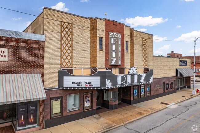 The Ritz Civic Center in Blytheville shows films and hosts live performances.