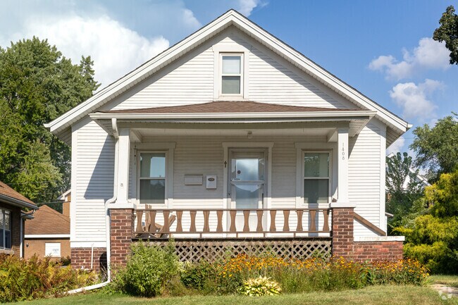 Bungalows are one common home style located in Riverview.