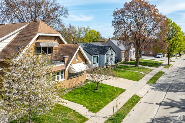 Woodlawn Manor is a neighborhood where neighbors are like family.