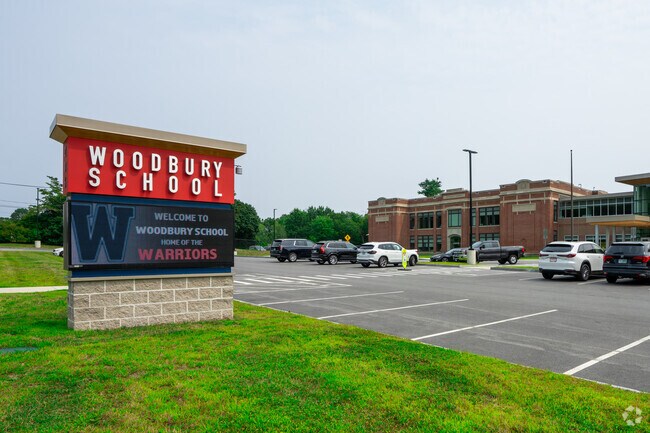 Woodbury Middle School is a highly rated option in the Salem Public School District.