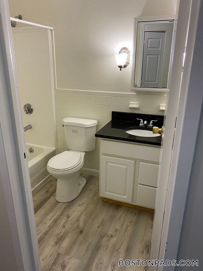 47 Princeton St unit 202, Leominster, MA 01453 - photo 7