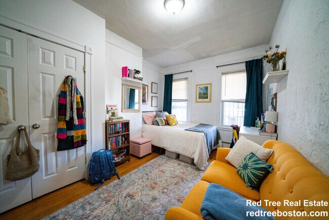 133 St Alphonsus St unit 2, Boston, MA 02120 - photo 4