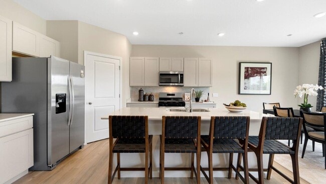 10791 Hamish Way unit 38120517, Roanoke, IN 46783 - photo 2