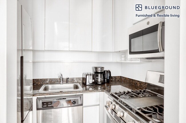 150 E 57th St unit FL23-ID516, New York, NY 10022 - photo 7